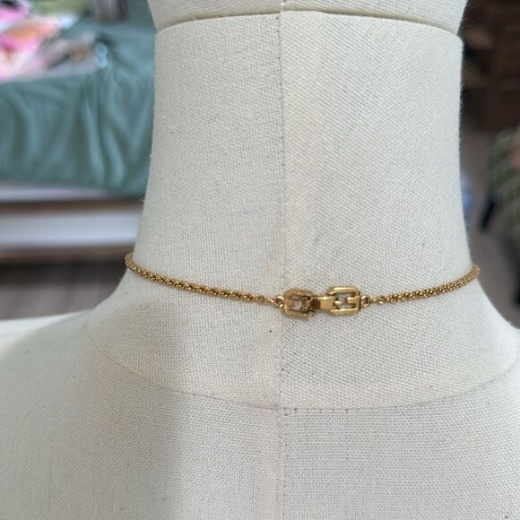 Givenchy lock necklace - Picture 3 of 4